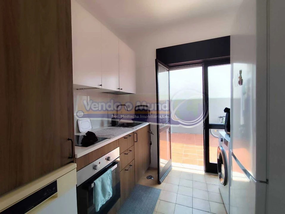 Apartamento T2 para Venda em Benavente Foto 1