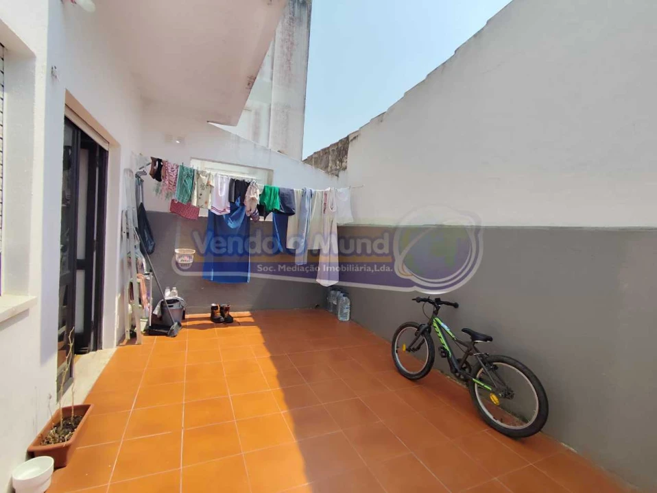 Apartamento T2 para Venda em Benavente Foto 3