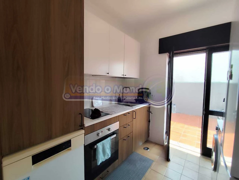 Apartamento T2 para Venda em Benavente Foto 2