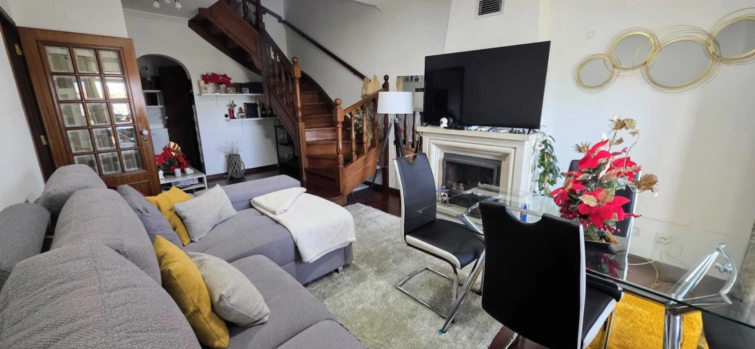 Apartamento T3 para Venda em São João Baptista e Santa Maria dos Olivais Foto 2
