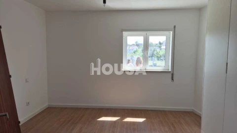 Moradia T3 para Venda em Parceiros e Azoia