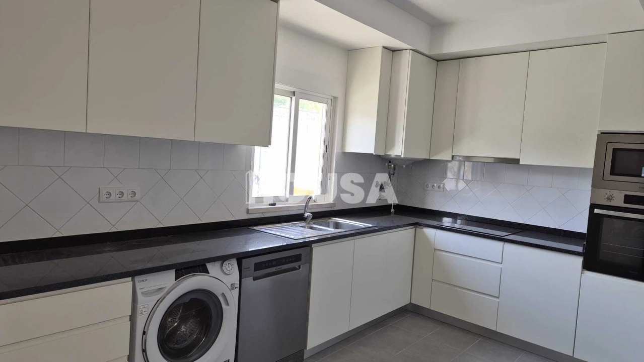 Moradia T3 para Venda em Parceiros e Azoia Foto 4