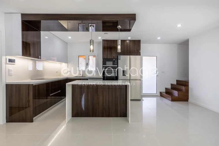 Moradia T3 para Venda em Leiria, Pousos, Barreira e Cortes Foto 6