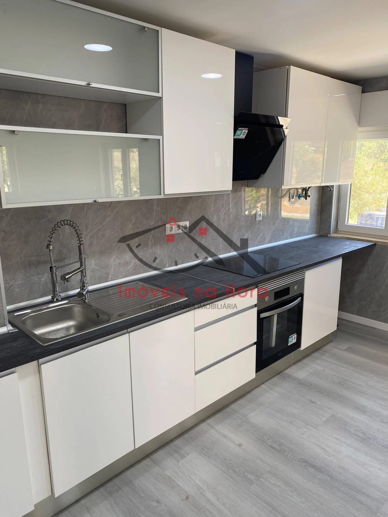 Apartamento T2 para Venda em Corroios Foto 3