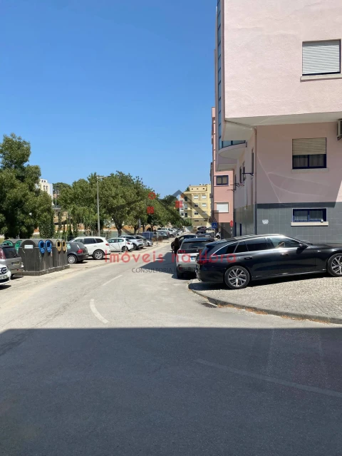 Apartamento T2 para Venda em Corroios