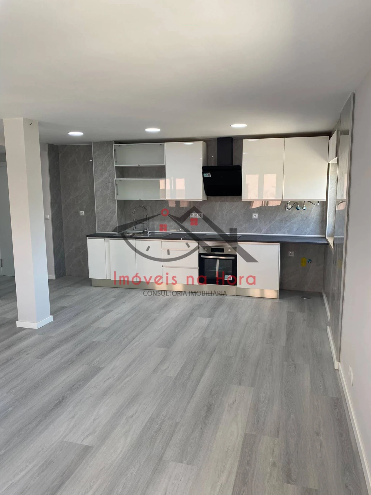 Apartamento T2 para Venda em Corroios Foto 1