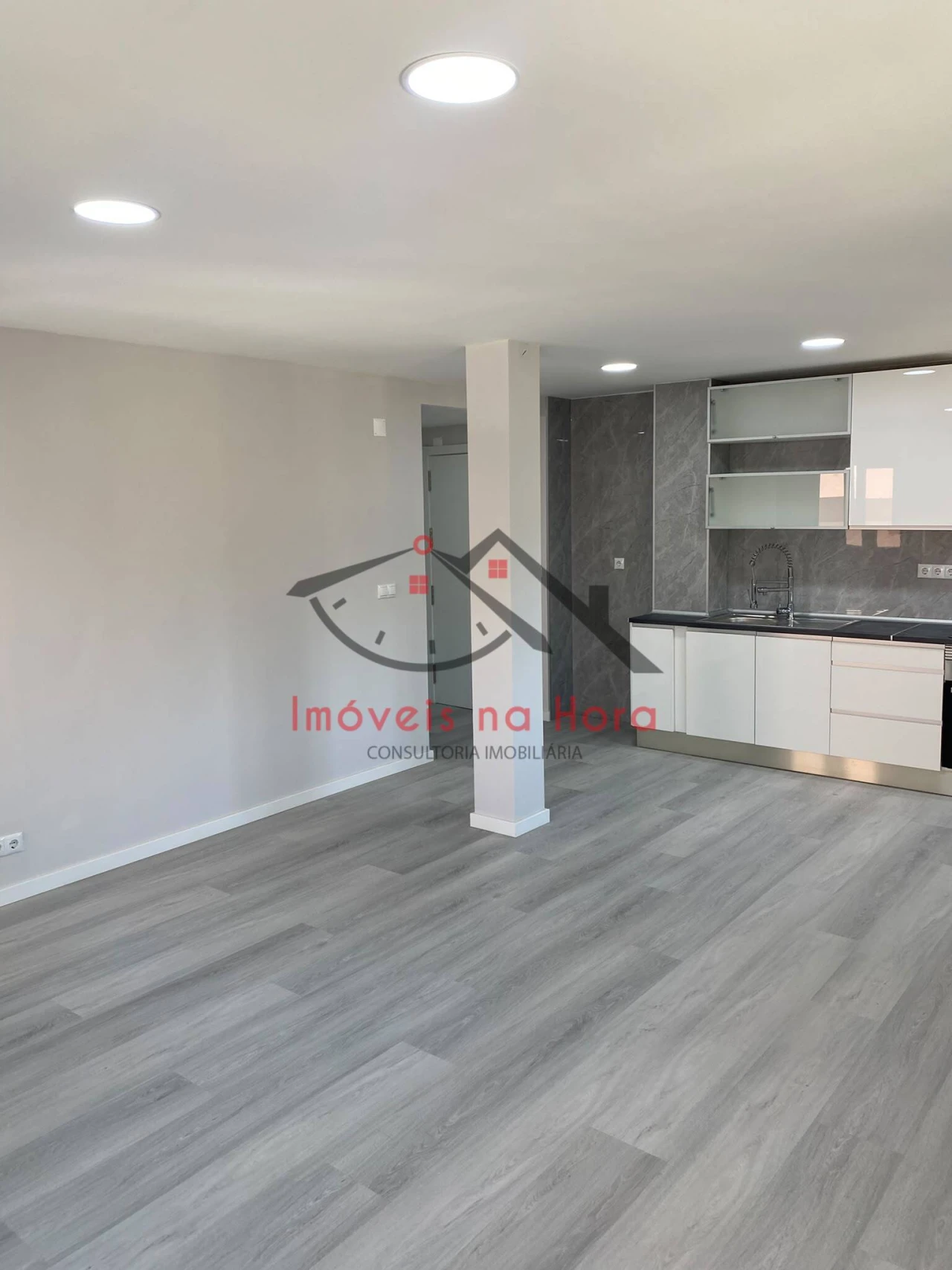 Apartamento T2 para Venda em Corroios Foto 8