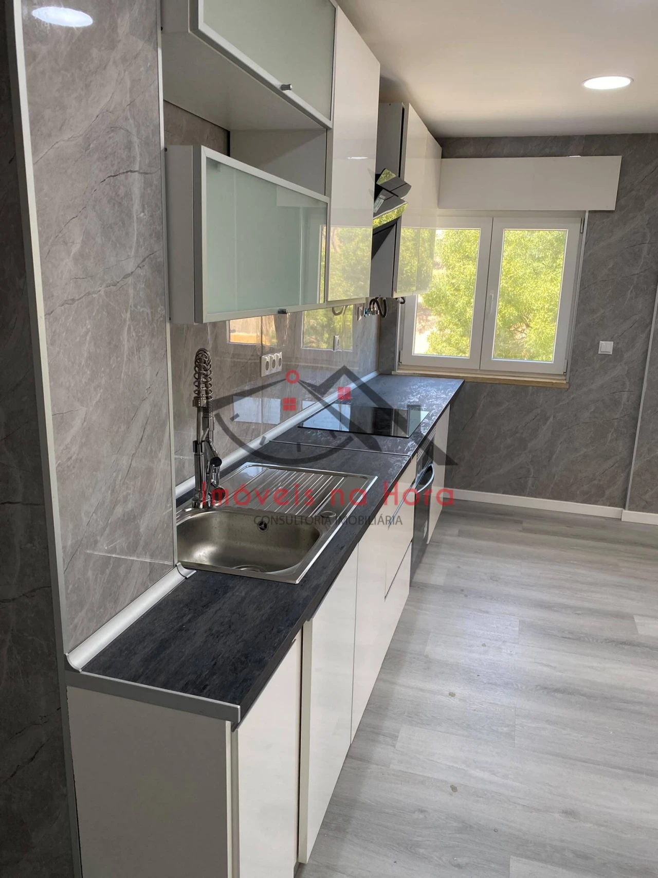 Apartamento T2 para Venda em Corroios Foto 12