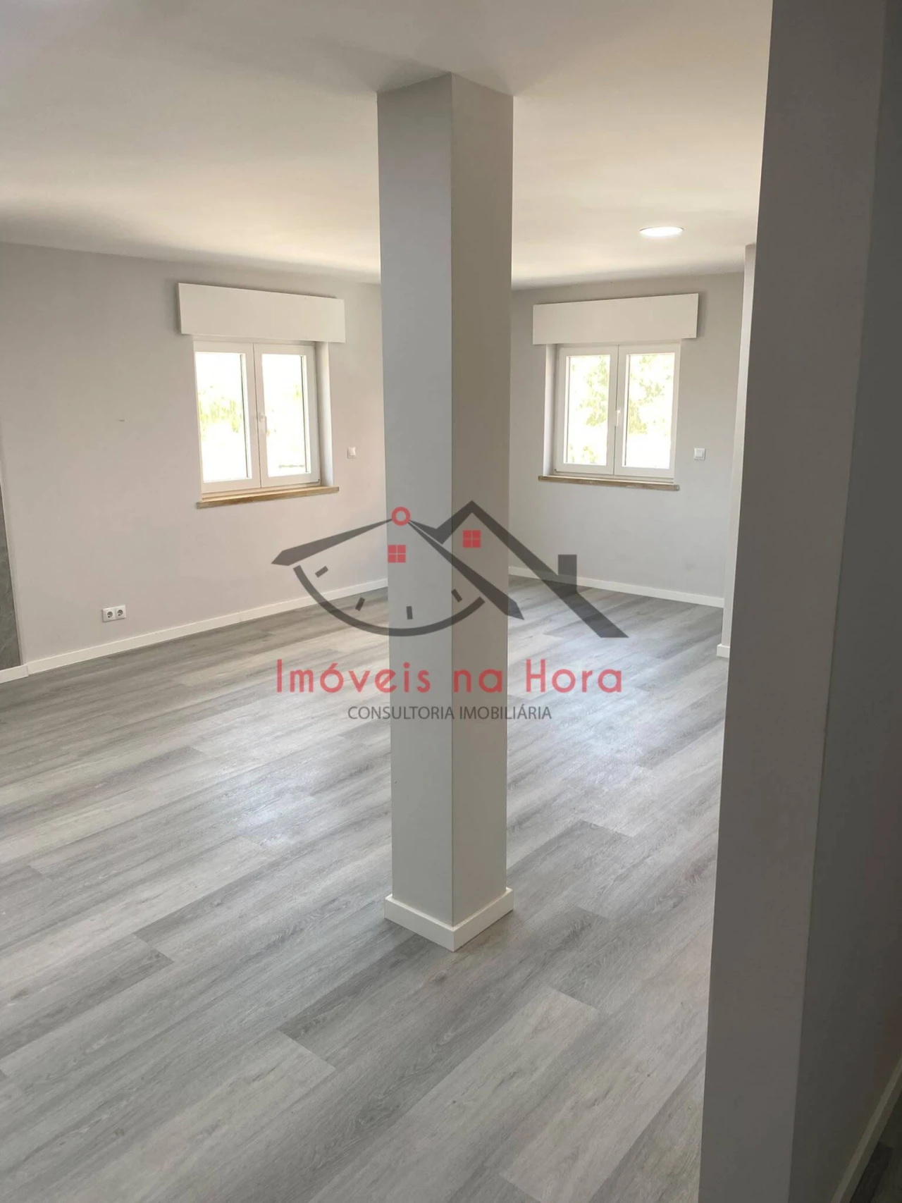 Apartamento T2 para Venda em Corroios Foto 10
