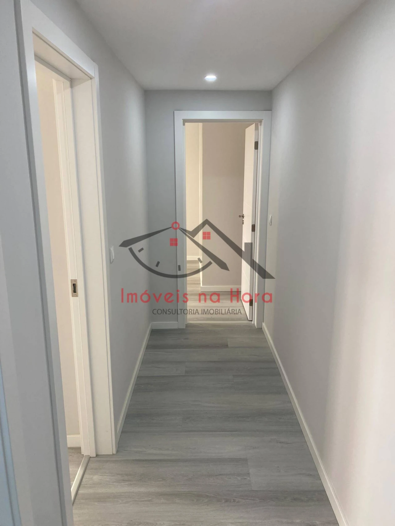 Apartamento T2 para Venda em Corroios Foto 9