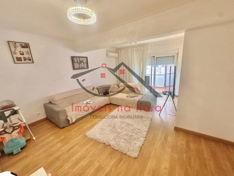 Apartamento T3 para Venda em Rio de Mouro Foto 2