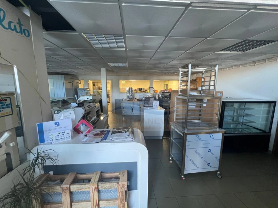 Armazém para Venda em Odivelas Foto 1