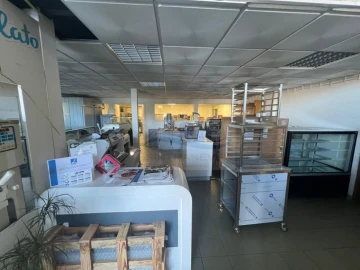 Armazém para Venda em Odivelas