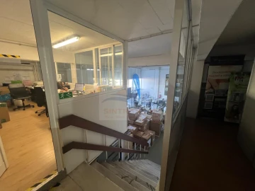 Armazém para Venda em Odivelas