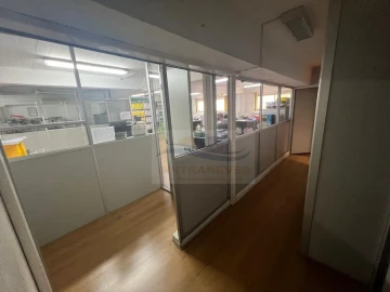 Armazém para Venda em Odivelas