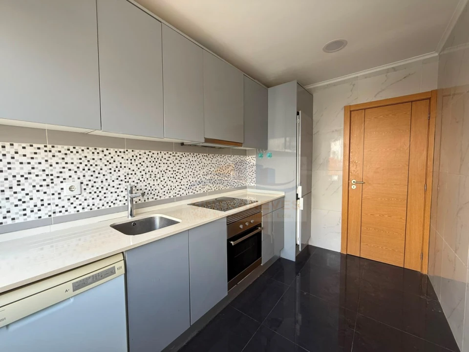 Apartamento T3 para Venda em Venteira Foto 7