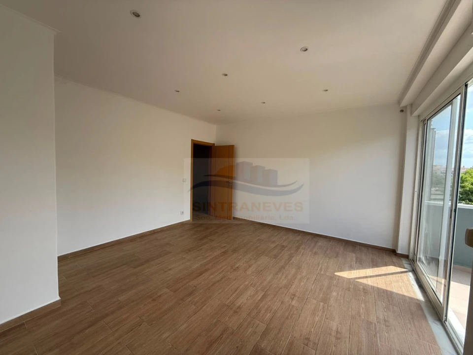 Apartamento T3 para Venda em Venteira Foto 27