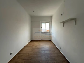 Apartamento T3 para Venda em Venteira