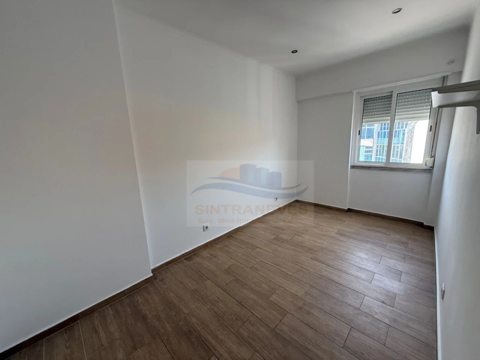 Apartamento T3 para Venda em Venteira Foto 3