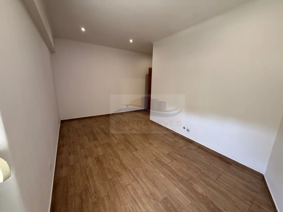 Apartamento T3 para Venda em Venteira Foto 9
