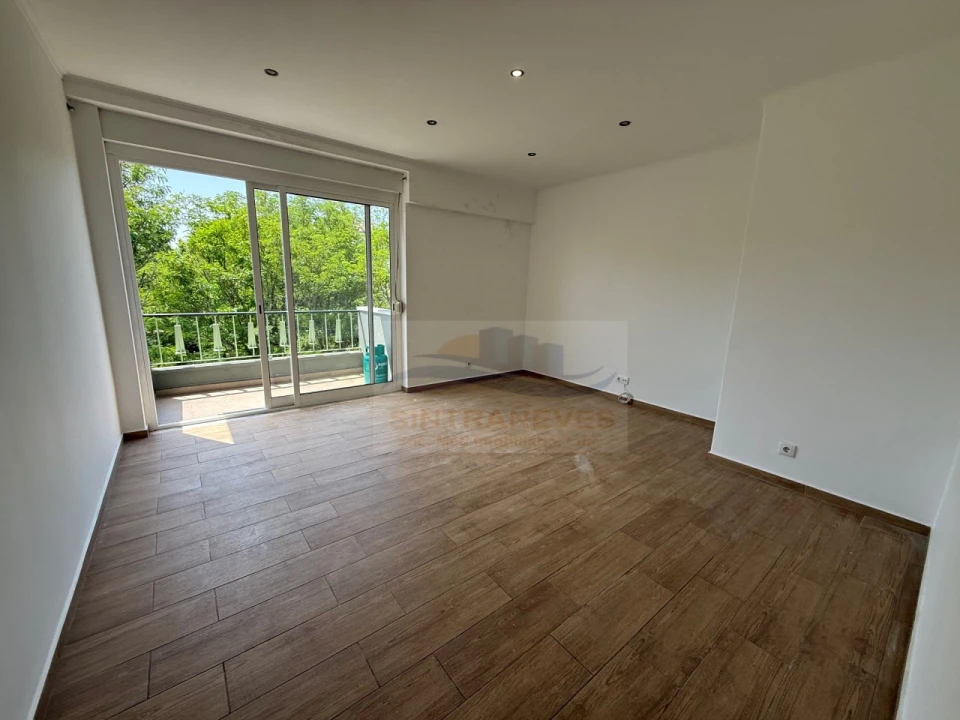 Apartamento T3 para Venda em Venteira Foto 2