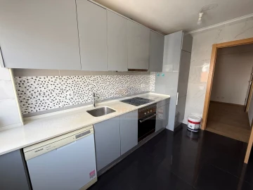 Apartamento T3 para Venda em Venteira