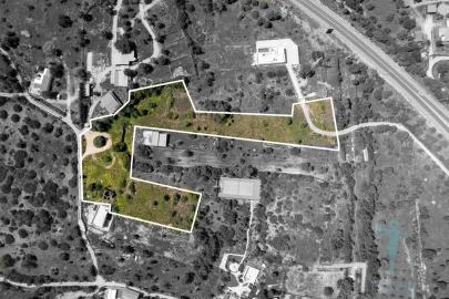 Terreno para Venda em Quelfes