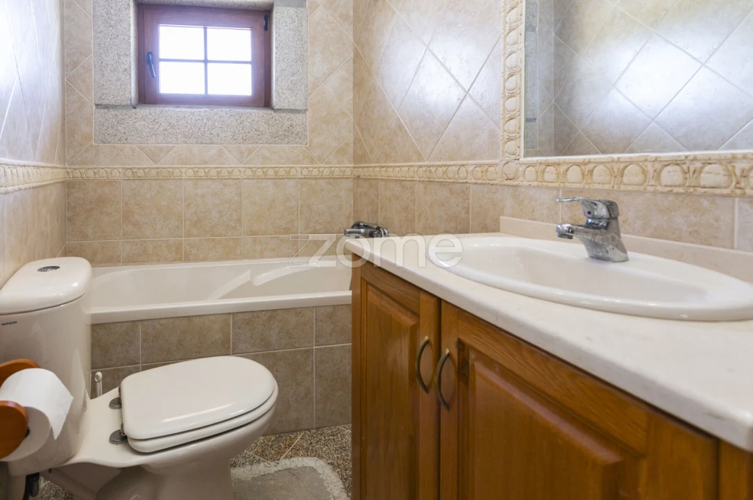 Quinta T8 para Venda em Valongo dos Azeites Foto 33