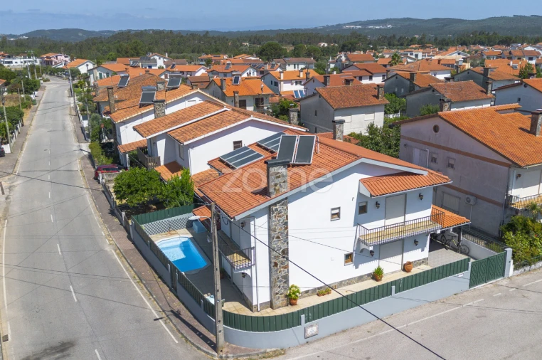 Moradia T4 para Venda em Arganil Foto 2