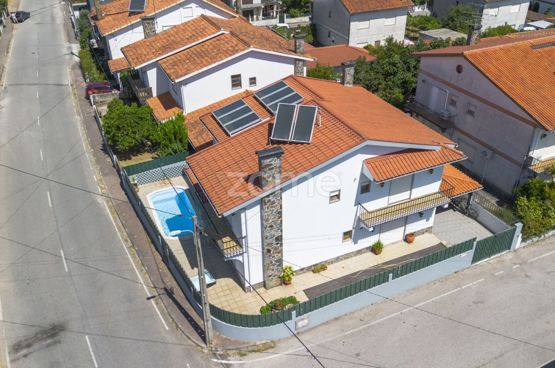 Moradia T4 para Venda em Arganil Foto 1