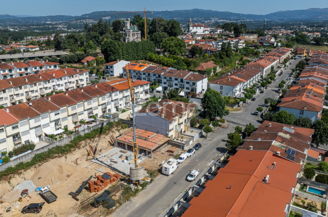 Moradia T4 para Venda em Palmeira Foto 40