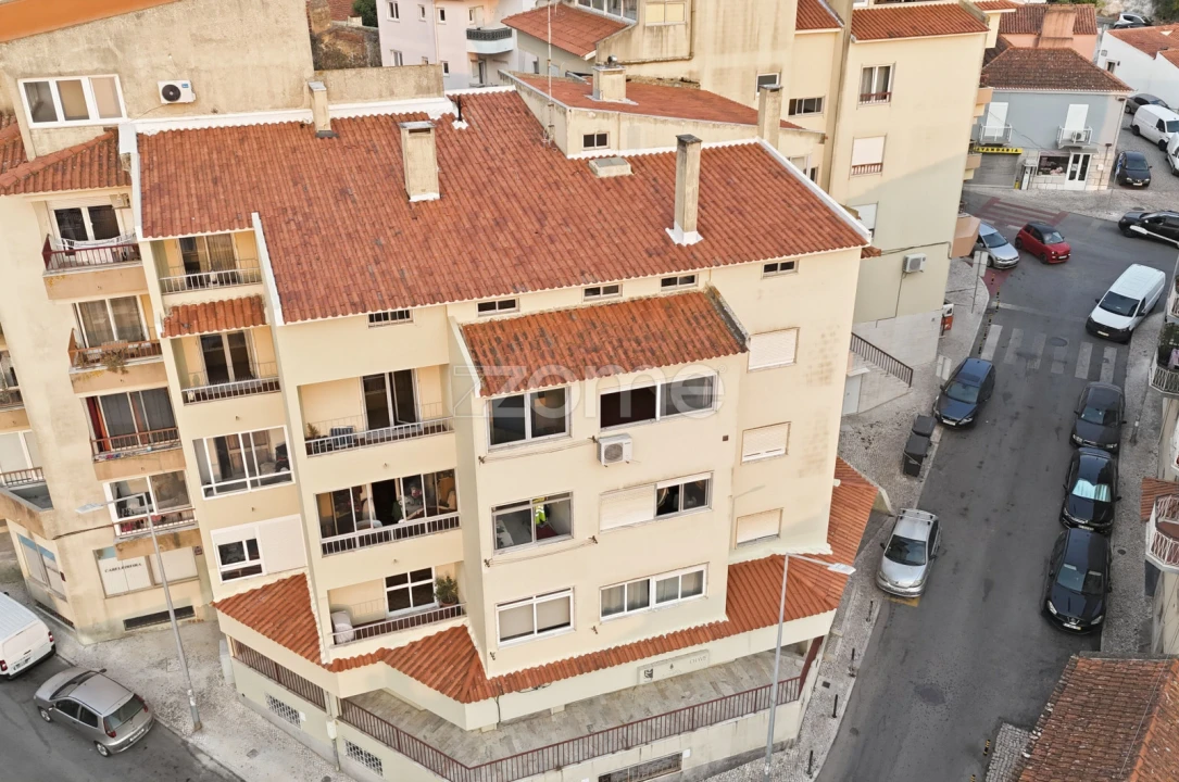 Apartamento T4 para Venda em Carcavelos e Parede Foto 2