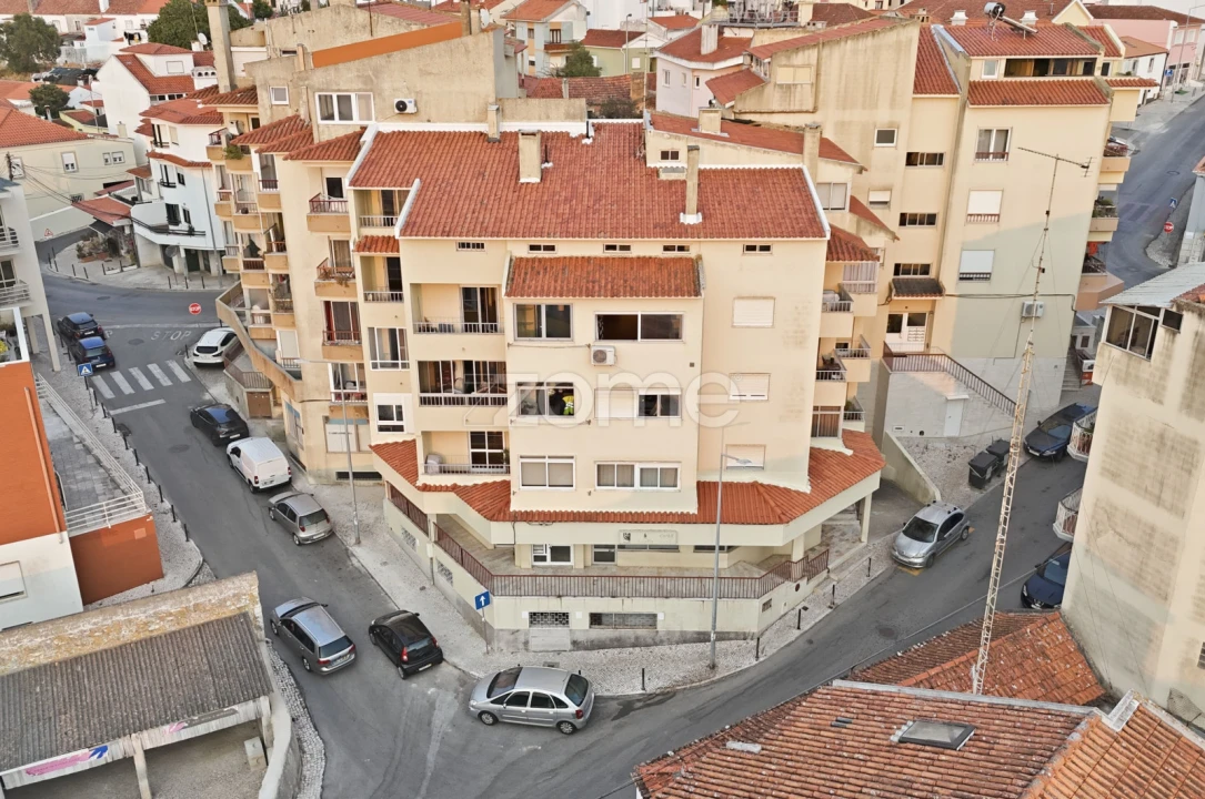 Apartamento T4 para Venda em Carcavelos e Parede Foto 3