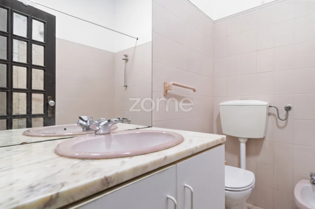Apartamento T4 para Venda em Carcavelos e Parede Foto 25