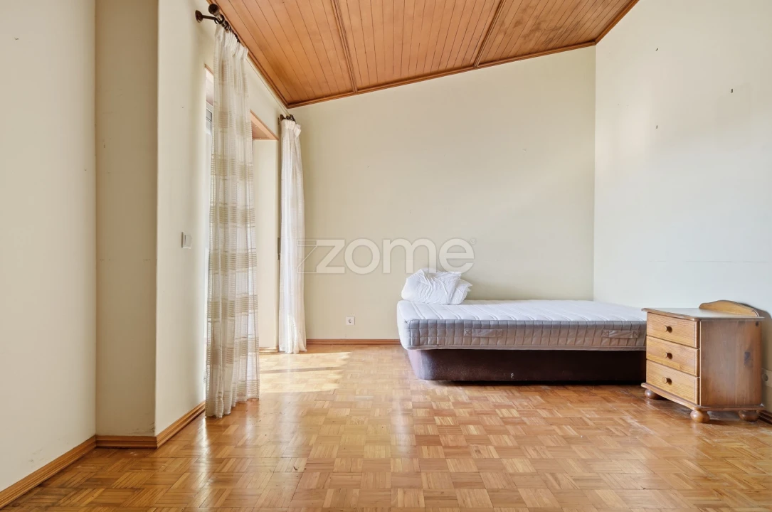 Apartamento T4 para Venda em Carcavelos e Parede Foto 30