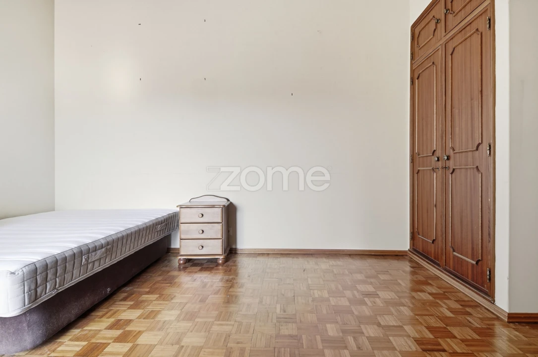 Apartamento T4 para Venda em Carcavelos e Parede Foto 31