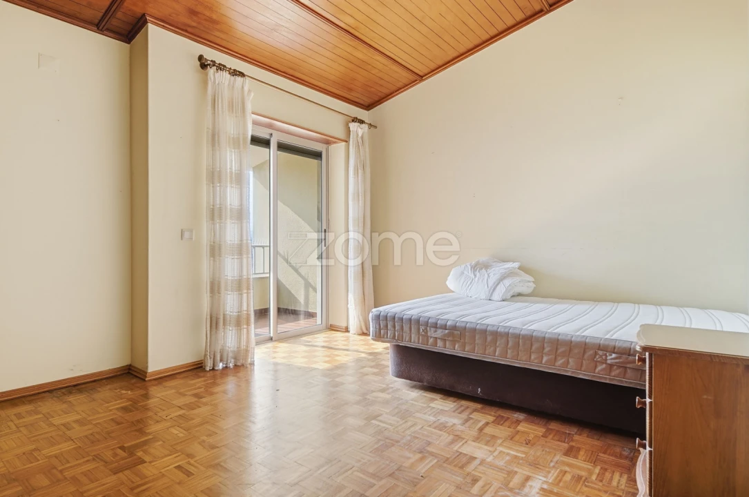 Apartamento T4 para Venda em Carcavelos e Parede Foto 32
