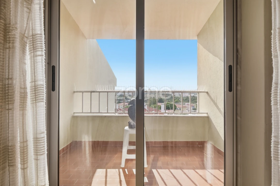 Apartamento T4 para Venda em Carcavelos e Parede Foto 33