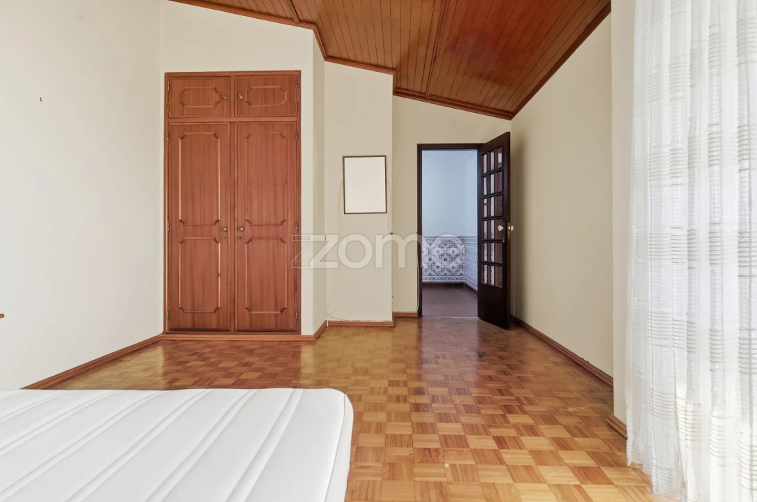 Apartamento T4 para Venda em Carcavelos e Parede Foto 35