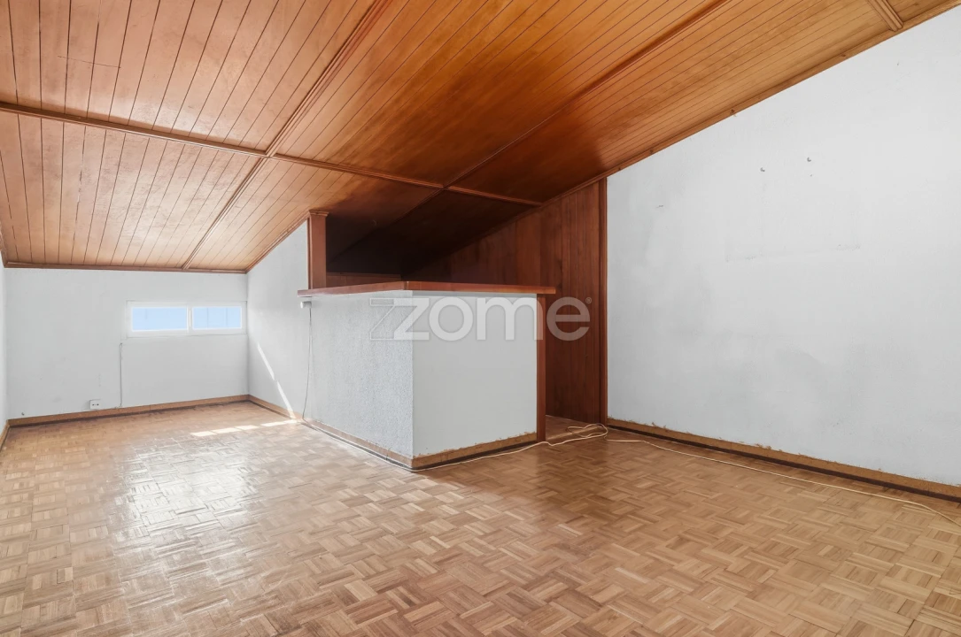 Apartamento T4 para Venda em Carcavelos e Parede Foto 36