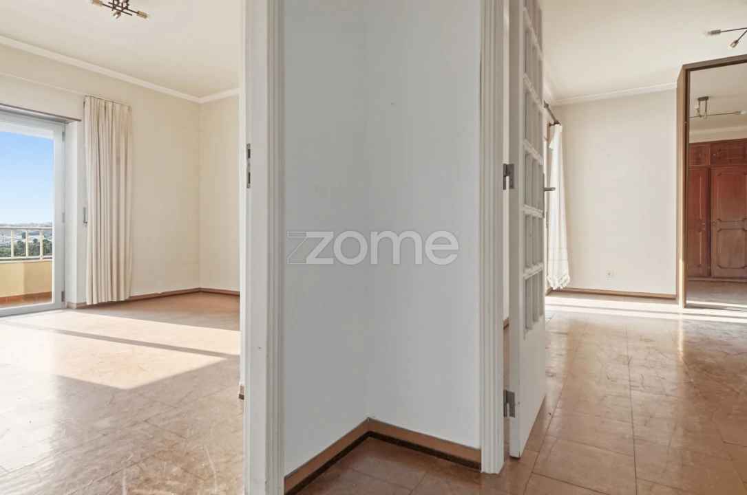 Apartamento T4 para Venda em Carcavelos e Parede Foto 16