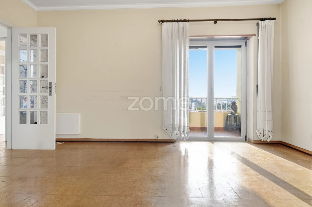Apartamento T4 para Venda em Carcavelos e Parede Foto 18