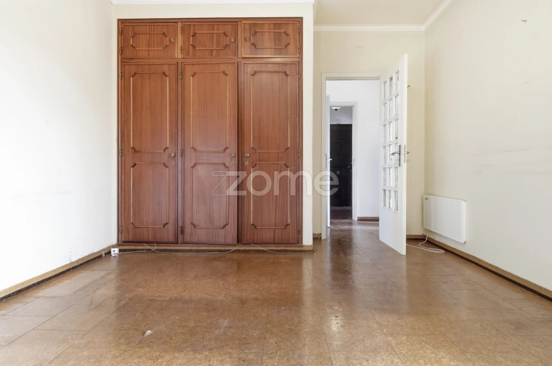 Apartamento T4 para Venda em Carcavelos e Parede Foto 20