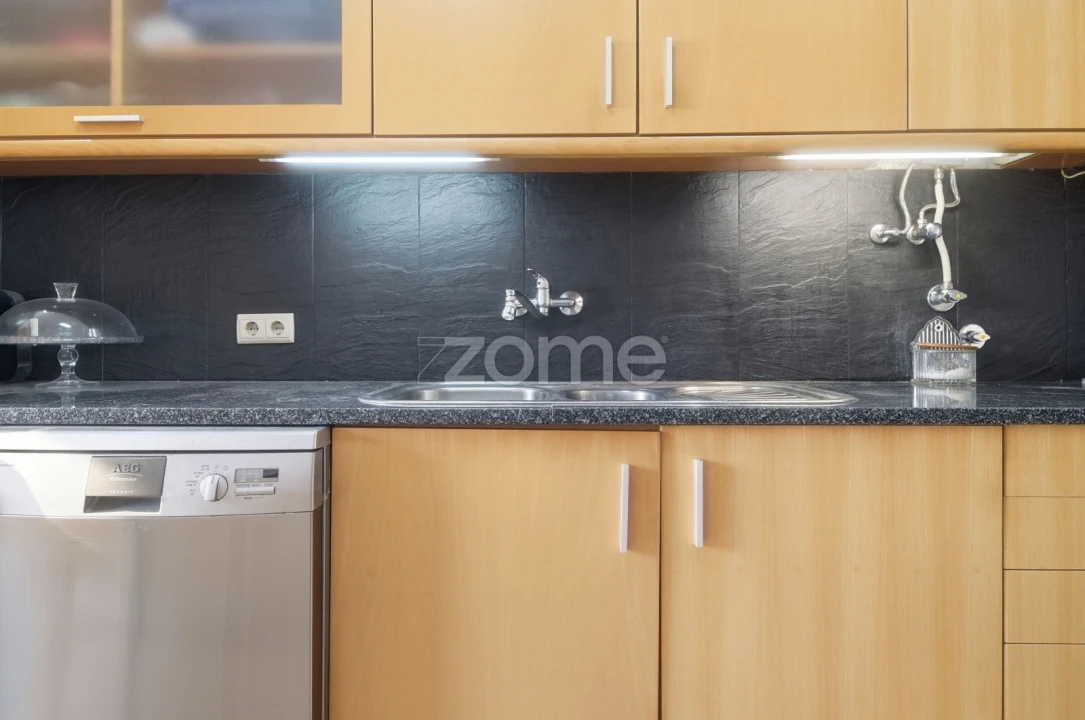 Apartamento T4 para Venda em Carcavelos e Parede Foto 10