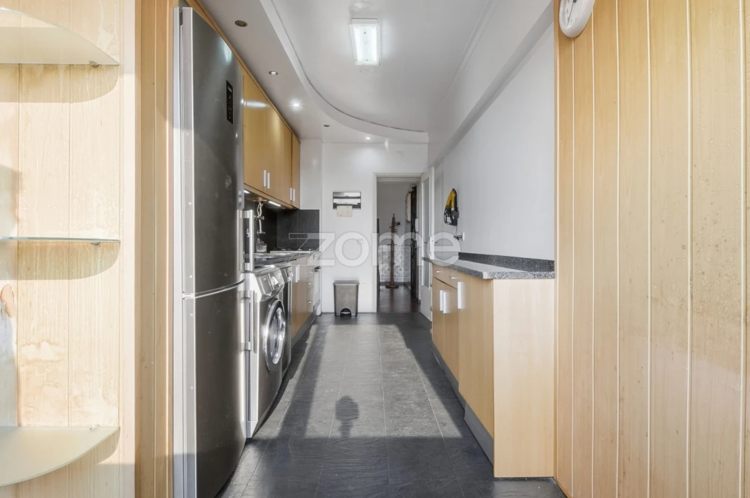 Apartamento T4 para Venda em Carcavelos e Parede Foto 11