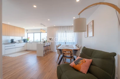 Apartamento T3 para Venda em Santa Clara e Castelo Viegas