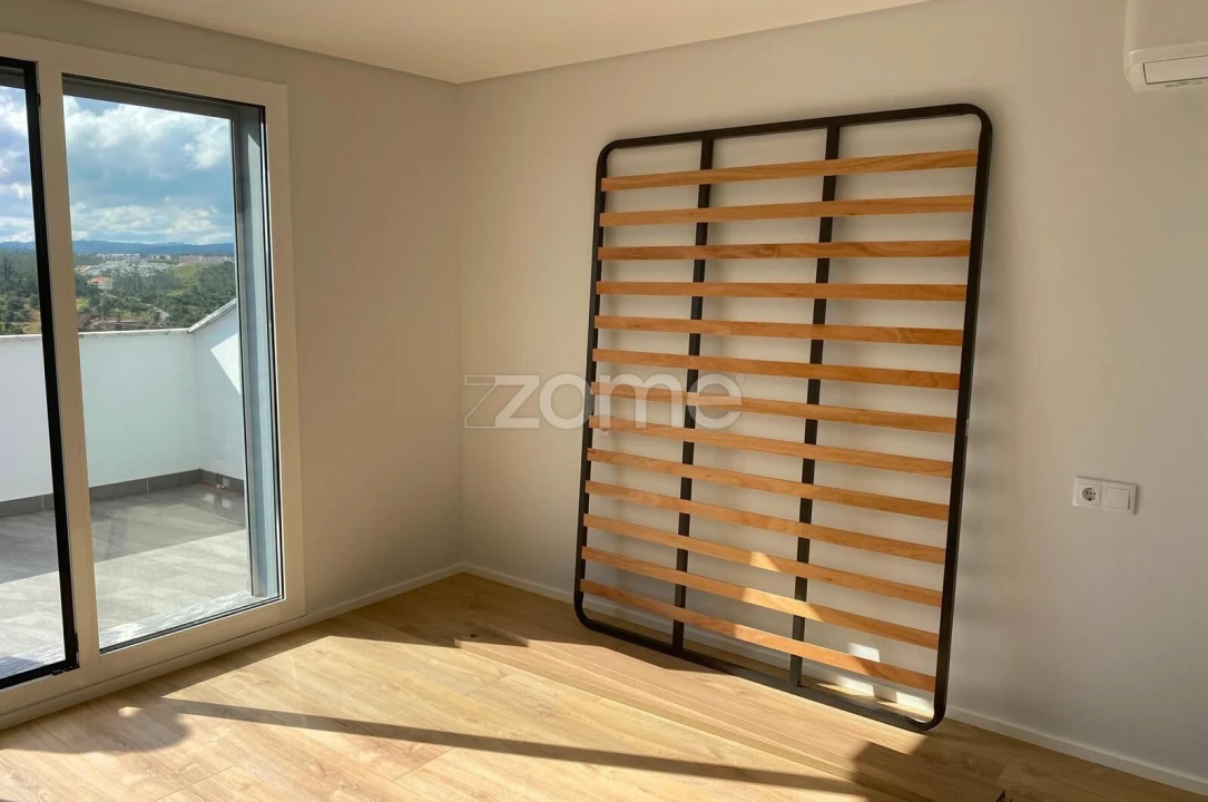 Apartamento T2 para Arrendamento em Leiria, Pousos, Barreira e Cortes Foto 11