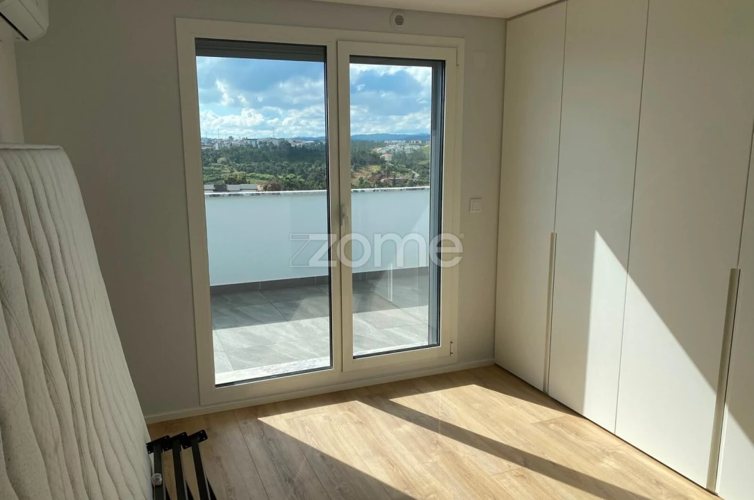 Apartamento T2 para Arrendamento em Leiria, Pousos, Barreira e Cortes Foto 16