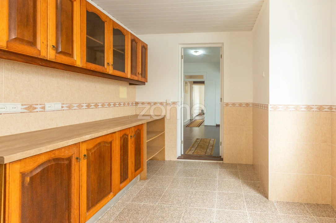 Moradia T4 para Venda em Ponta Delgada (São Sebastião) Foto 23