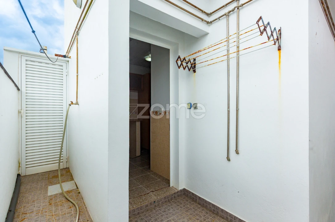 Moradia T4 para Venda em Ponta Delgada (São Sebastião) Foto 29